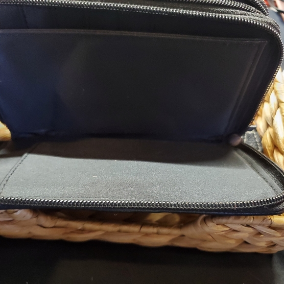 Black & Silver Wallet - Picture 5 of 9